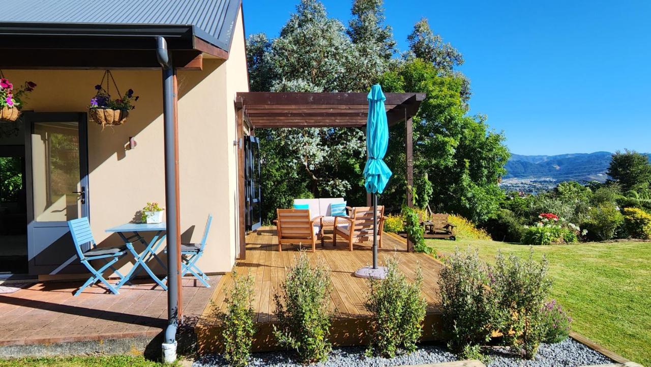 Boutique Art Retreat Hotell Upper Hutt Exteriör bild
