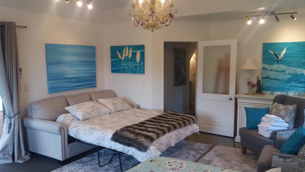 Boutique Art Retreat Hotell Upper Hutt Exteriör bild